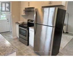 195 SIMPSON CRESCENT - 3