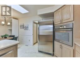 8 - 60 ROSECLIFFE CRESCENT - 11