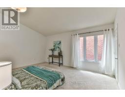 8 - 60 ROSECLIFFE CRESCENT - 24