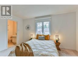 8 - 60 ROSECLIFFE CRESCENT - 31