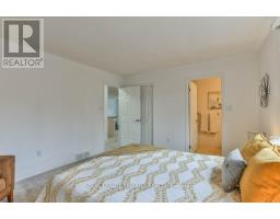 8 - 60 ROSECLIFFE CRESCENT - 32