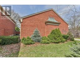 8 - 60 ROSECLIFFE CRESCENT - 48