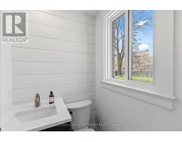 54 LLOYD MANOR CRESCENT - 25