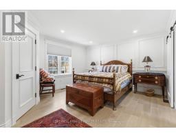 54 LLOYD MANOR CRESCENT - 27