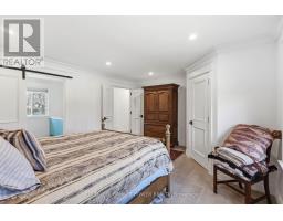 54 LLOYD MANOR CRESCENT - 28