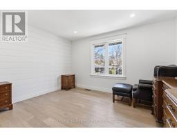 54 LLOYD MANOR CRESCENT - 31