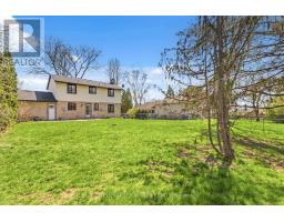 54 LLOYD MANOR CRESCENT - 44