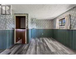 39 SOUTHWOOD CRESCENT - 27