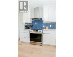 17 EVYLEAN COURT - 13