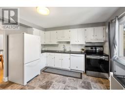 60 - 300 SANDRINGHAM CRESCENT - 13