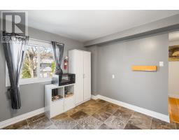 60 - 300 SANDRINGHAM CRESCENT - 14