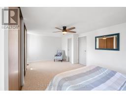 60 - 300 SANDRINGHAM CRESCENT - 17