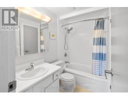 60 - 300 SANDRINGHAM CRESCENT - 18