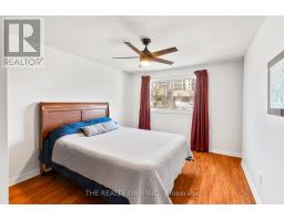 60 - 300 SANDRINGHAM CRESCENT - 19