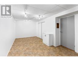 60 - 300 SANDRINGHAM CRESCENT - 25