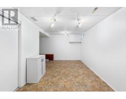 60 - 300 SANDRINGHAM CRESCENT - 26