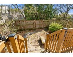 60 - 300 SANDRINGHAM CRESCENT - 27