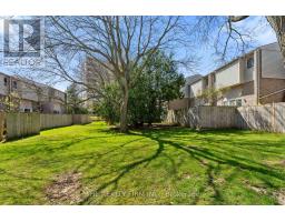 60 - 300 SANDRINGHAM CRESCENT - 31