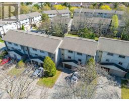 60 - 300 SANDRINGHAM CRESCENT - 34