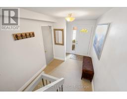 60 - 300 SANDRINGHAM CRESCENT - 4