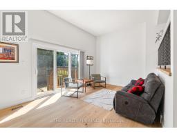 60 - 300 SANDRINGHAM CRESCENT - 5