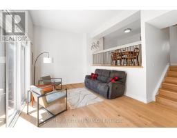 60 - 300 SANDRINGHAM CRESCENT - 6