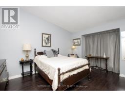 4 - 445 RIVERSIDE DRIVE - 19