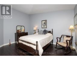 4 - 445 RIVERSIDE DRIVE - 20