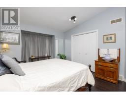4 - 445 RIVERSIDE DRIVE - 21