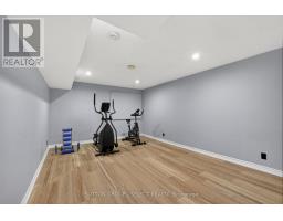 198 ARLINGTON CRESCENT - 23