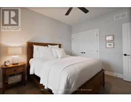 2012 LOCKWOOD CRESCENT - 16