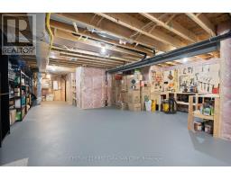 2012 LOCKWOOD CRESCENT - 33