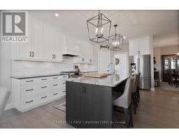 2012 LOCKWOOD CRESCENT - 7