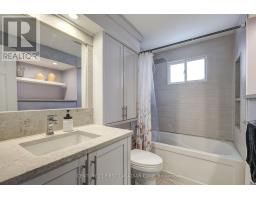 86 PATIENCE CRESCENT - 32