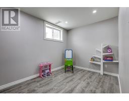 86 PATIENCE CRESCENT - 36