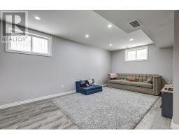 86 PATIENCE CRESCENT - 37