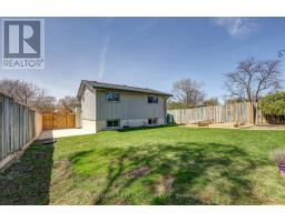 86 PATIENCE CRESCENT - 44