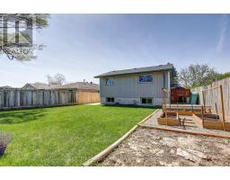 86 PATIENCE CRESCENT - 46