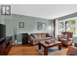 222 HOMESTEAD CRESCENT - 11