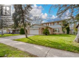 814 GRENFELL DRIVE - 3