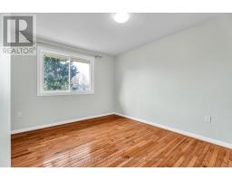 814 GRENFELL DRIVE - 32