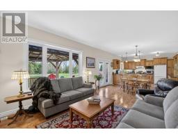 653 PETER STREET - 14