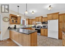 653 PETER STREET - 9