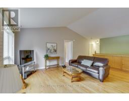 21 - 95 CAPULET LANE - 11