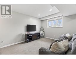 29 WELLINGTON STREET - 28