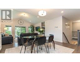 35 WEIR CRESCENT - 11
