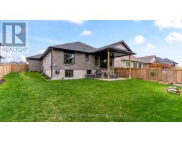 35 WEIR CRESCENT - 30