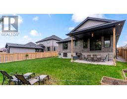 35 WEIR CRESCENT - 34