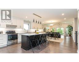 35 WEIR CRESCENT - 7