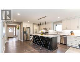 35 WEIR CRESCENT - 8